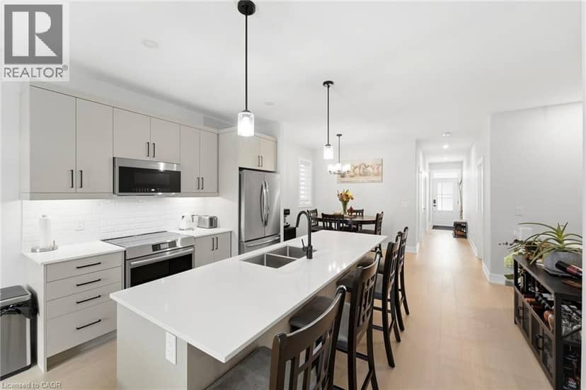 226 LAFAYETTE Street E — photo 8 of 31