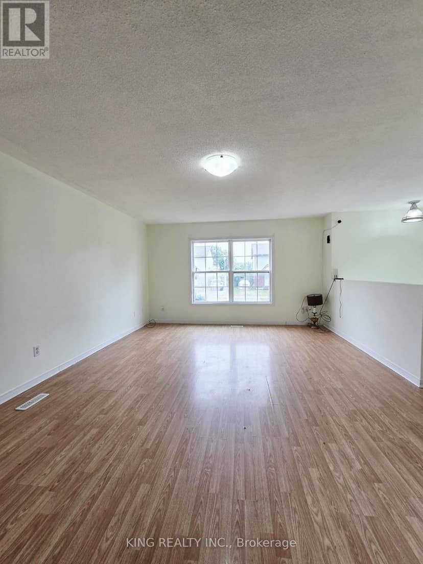 322 Fleming Drive, London East, photo 3