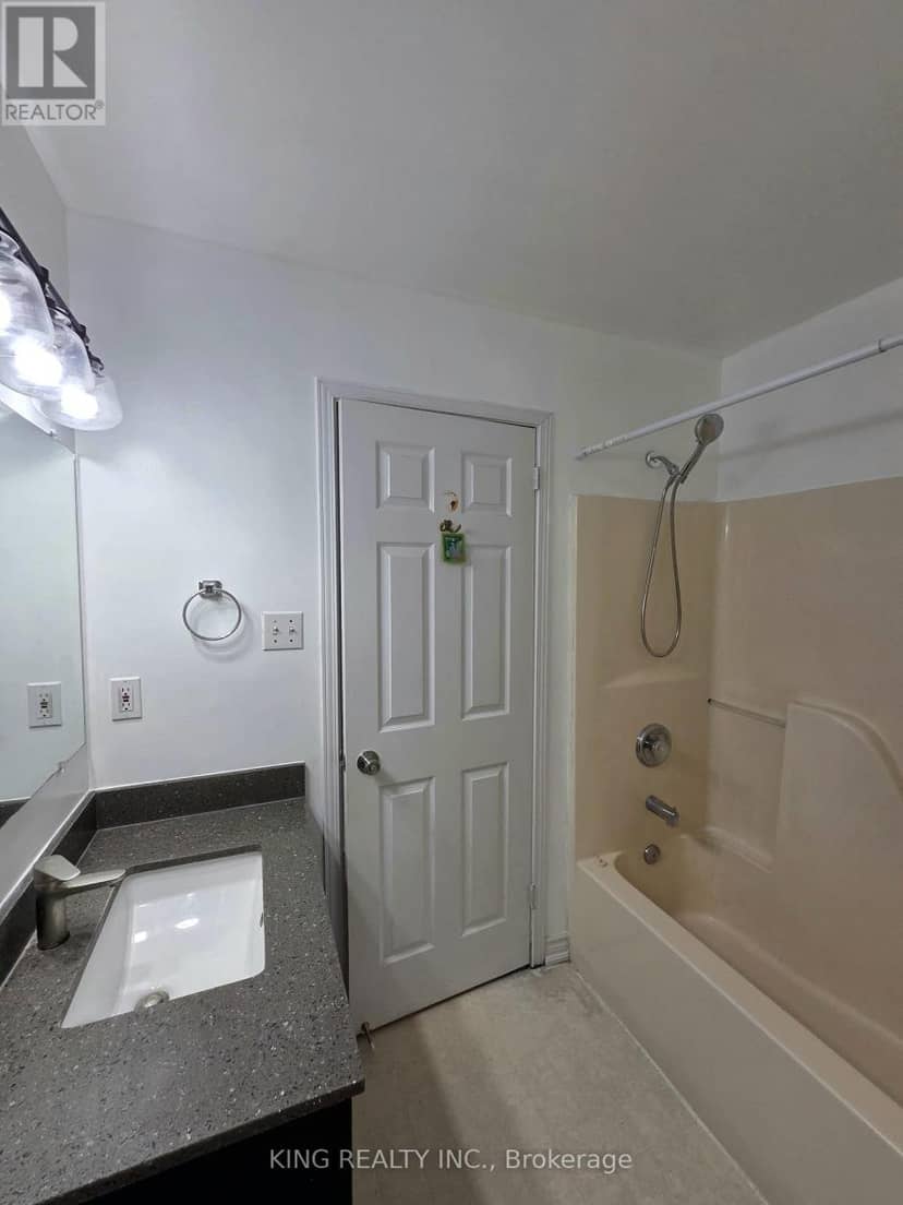 322 Fleming Drive, London East, photo 6