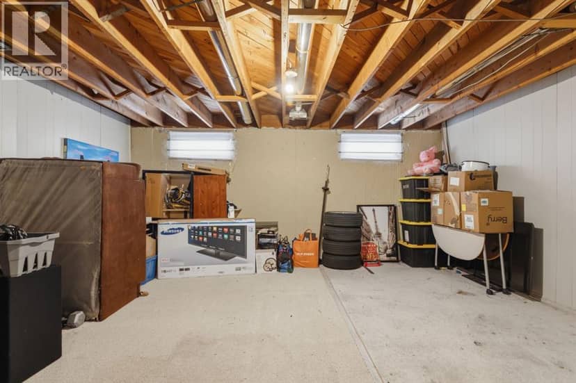3101 41 Street SW — photo 26 of 40