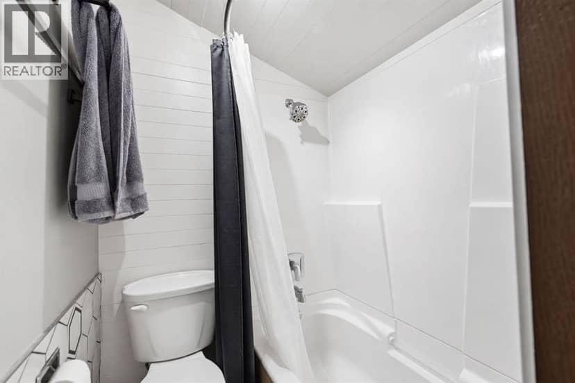 3101 41 Street SW — photo 24 of 40
