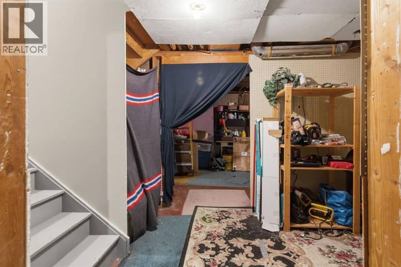 3101 41 Street SW — photo 25 of 40