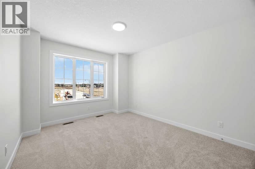 131 Greenwich Drive NW — photo 37 of 40