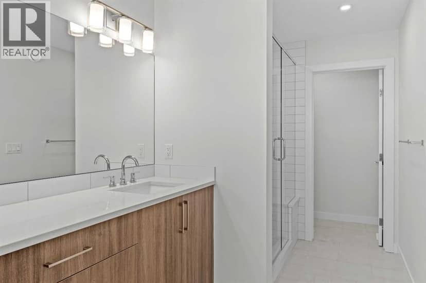 131 Greenwich Drive NW — photo 32 of 40
