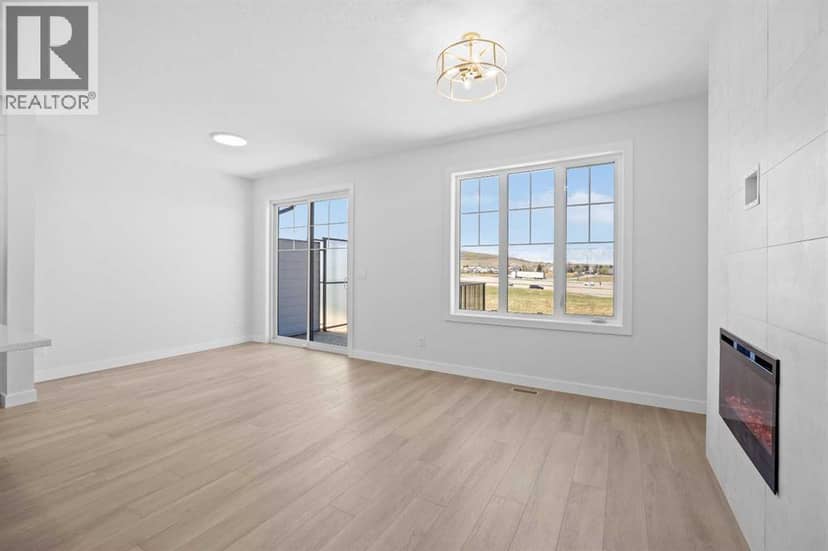 131 Greenwich Drive NW — photo 19 of 40