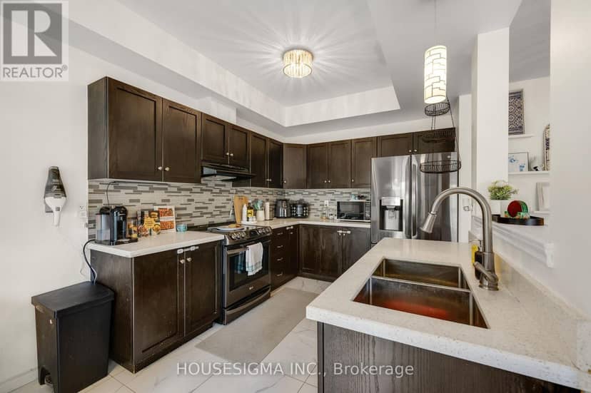 35 Palacebeach Trail, Hamilton, photo 8