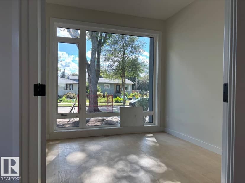 7928 97 AV NW, Edmonton, photo 2