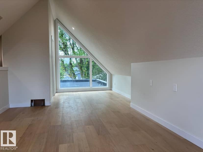 7928 97 AV NW — photo 34 of 40