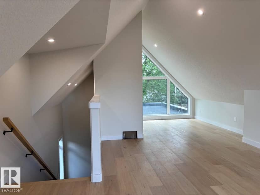 7928 97 AV NW — photo 31 of 40