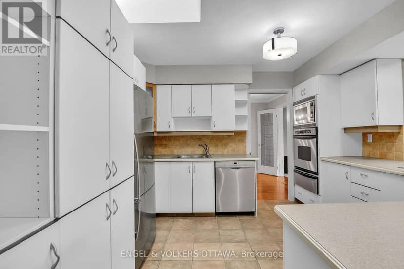 2713 Dupont Street — photo 17 of 40