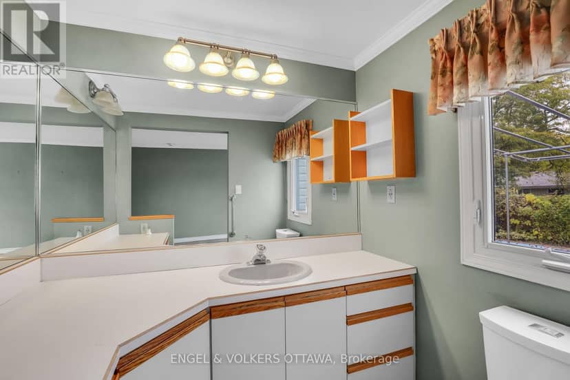 2713 Dupont Street — photo 28 of 40