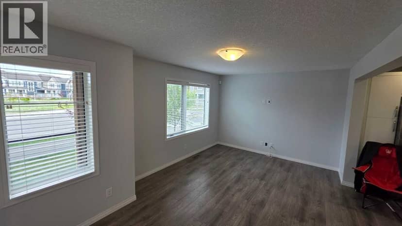 1207 140 Avenue NW — photo 9 of 31