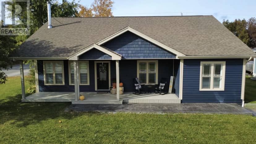 1 Warren Drive — photo 36 of 37