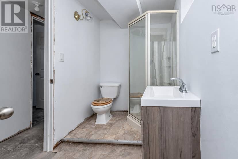 142 Maloney Street — photo 18 of 28