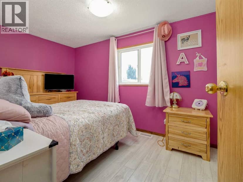 22 Westover Crescent — photo 17 of 40
