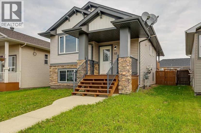 13 Rogers Road, Sylvan Lake, photo 3