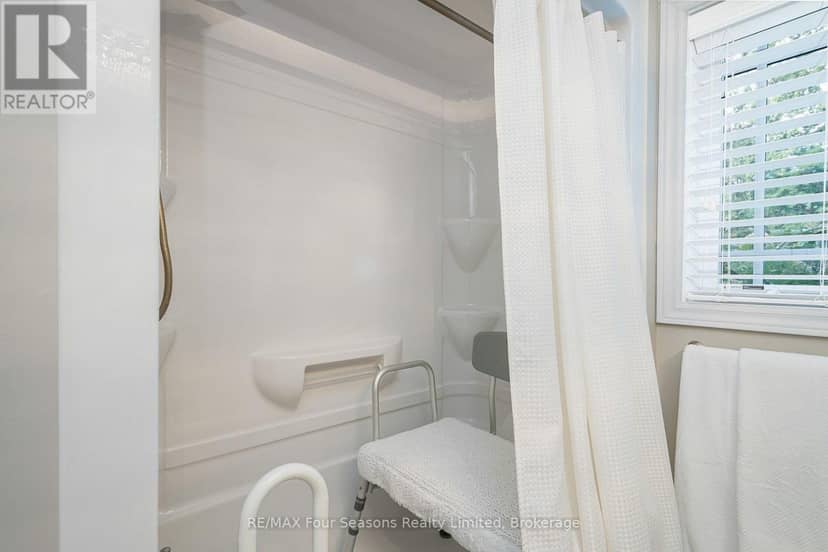 109 - 1 Chamberlain Crescent — photo 18 of 30