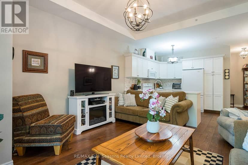 109 - 1 Chamberlain Crescent — photo 9 of 30