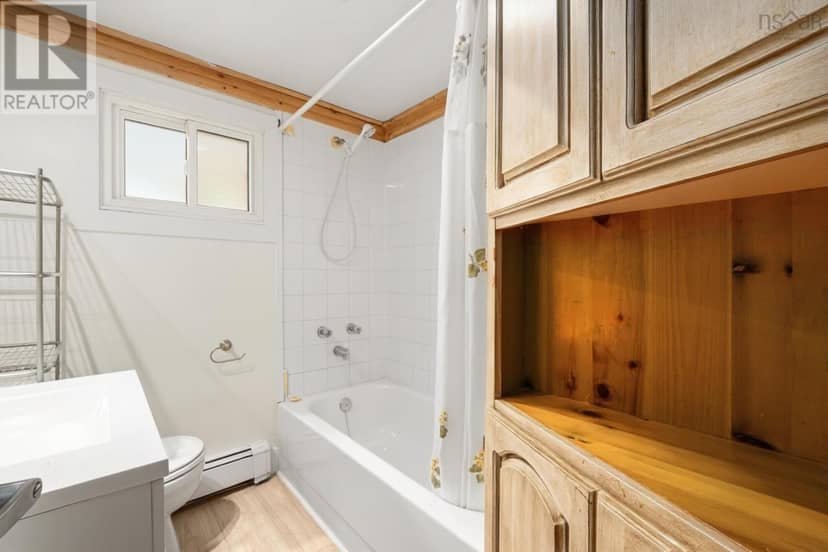 44 Courtney Road — photo 18 of 40