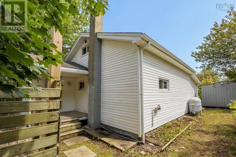 44 Courtney Road — photo 37 of 40