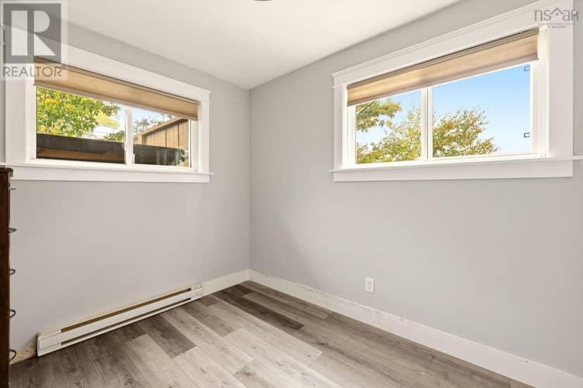 25 Circle Drive — photo 10 of 33