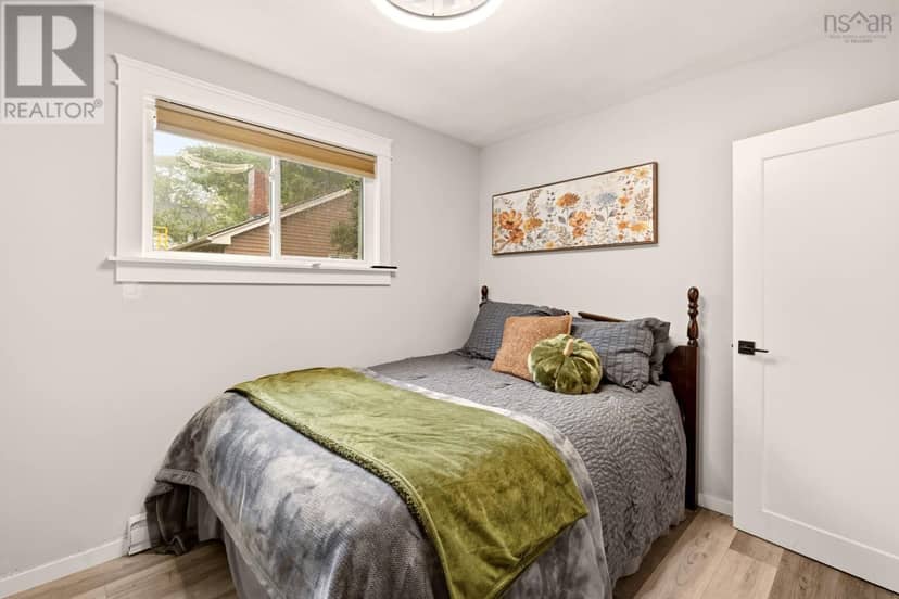 25 Circle Drive — photo 9 of 32