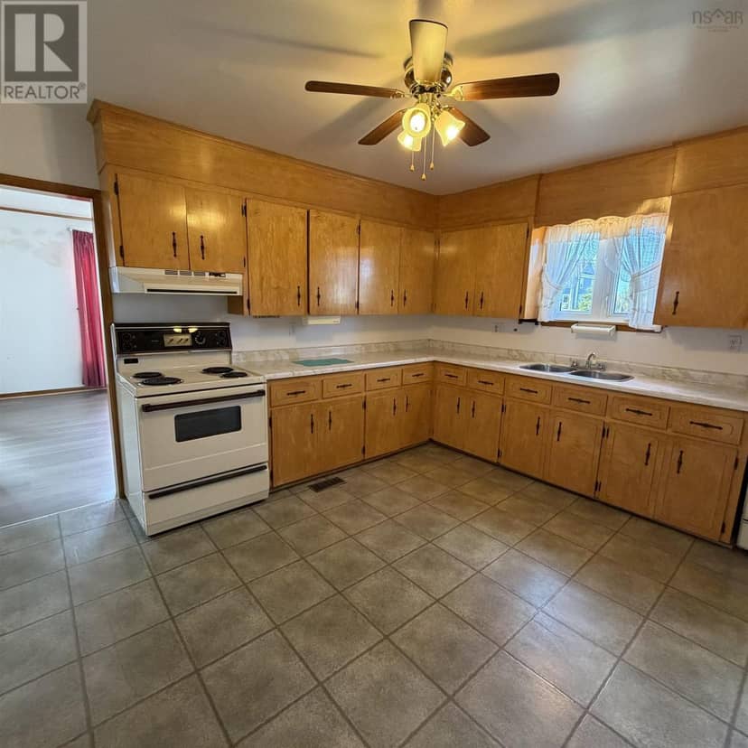 65 Cliff Street — photo 10 of 28