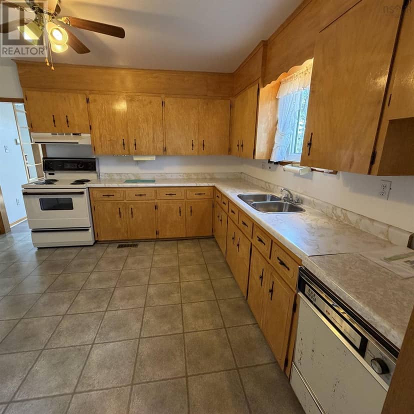 65 Cliff Street — photo 11 of 28