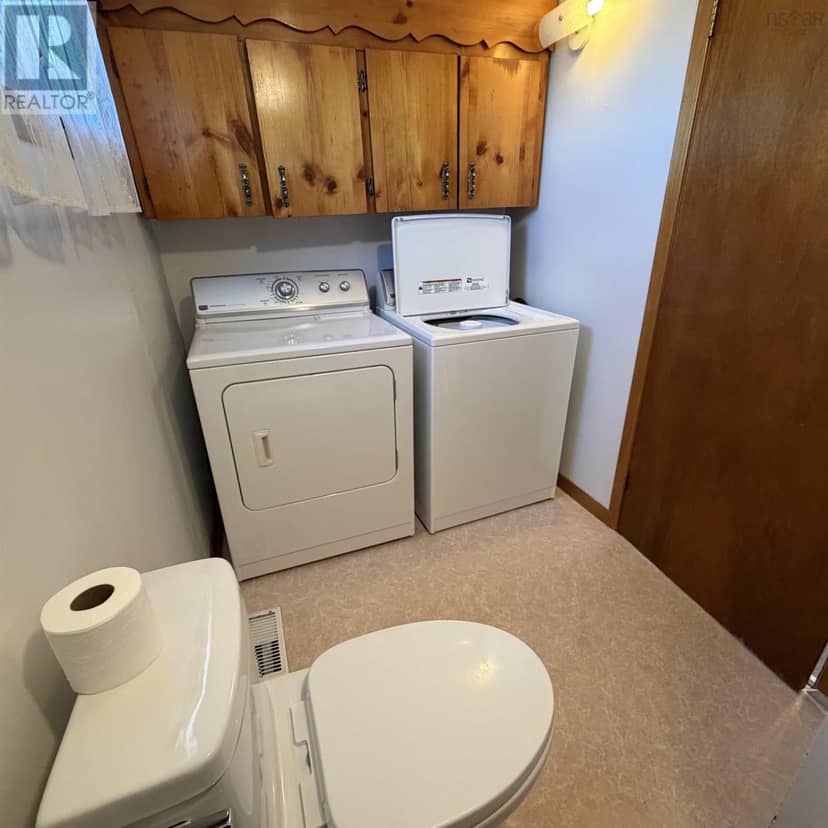 65 Cliff Street — photo 13 of 28