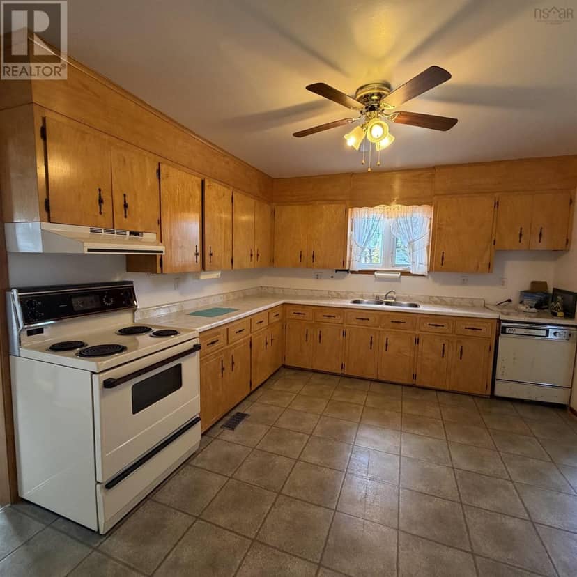 65 Cliff Street — photo 9 of 28