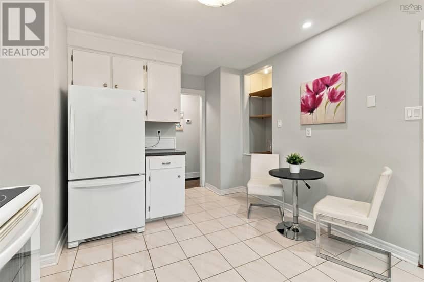 6 Sandra Crt — photo 14 of 40