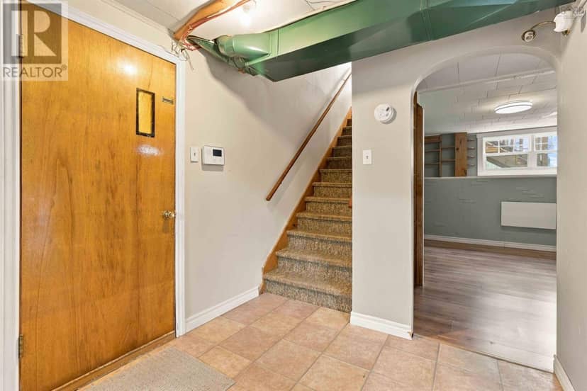 6 Sandra Crt — photo 34 of 40