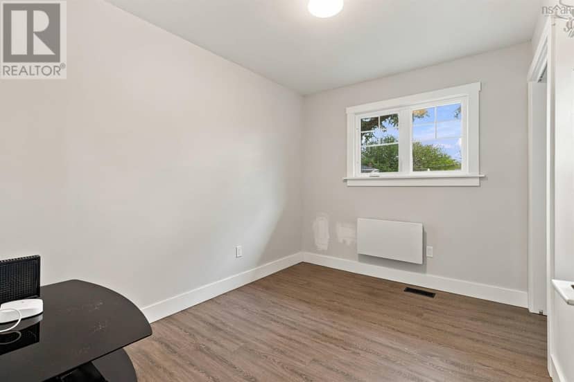6 Sandra Crt — photo 25 of 40