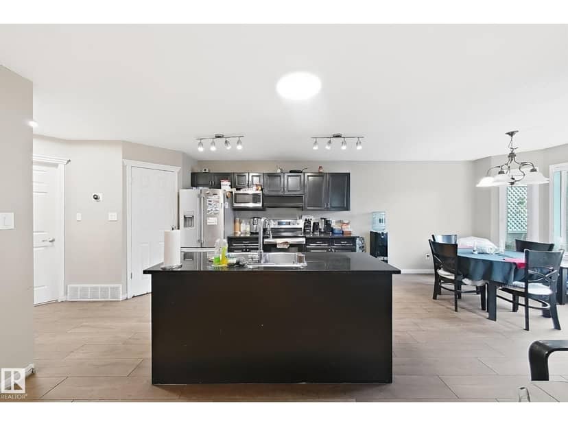 4 1920 Millwoods RD E NW — photo 12 of 40