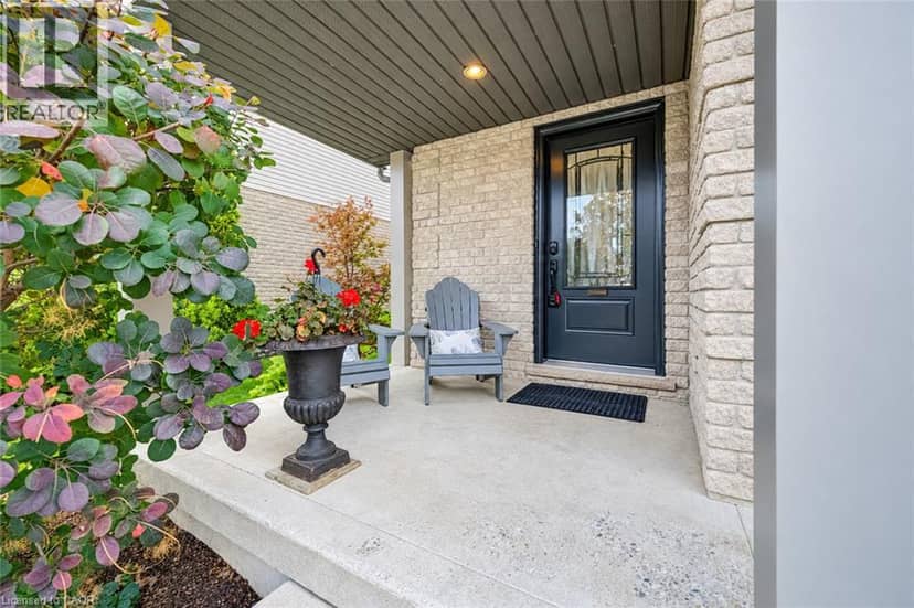 204 PARK Avenue W, Elmira, photo 4