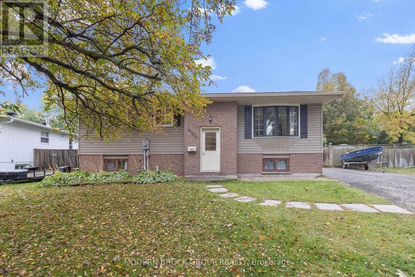 1210 Peden Boulevard, Brockville, photo 2