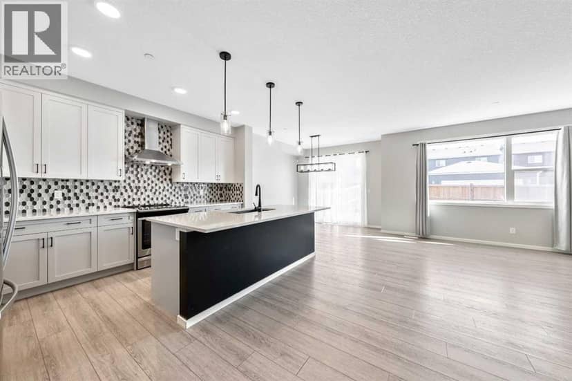 98 Lucas Crescent NW, Calgary, photo 2