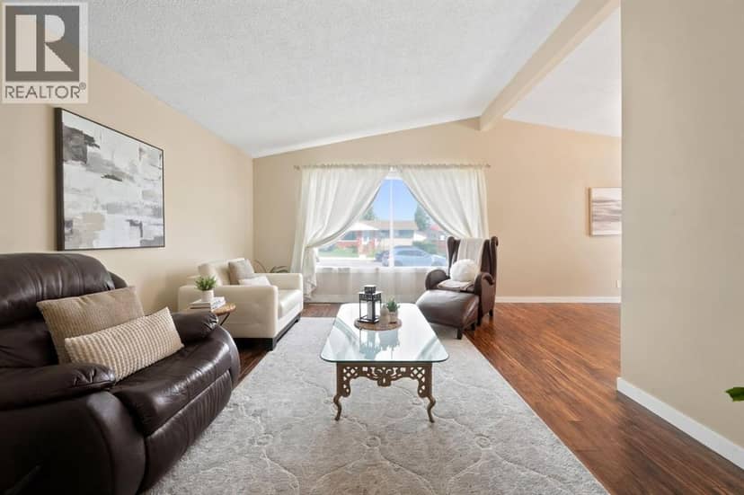 4233 33 Street, Red Deer, photo 3