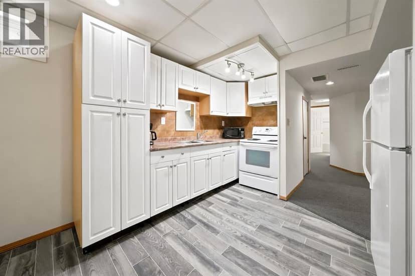 4233 33 Street — photo 15 of 28