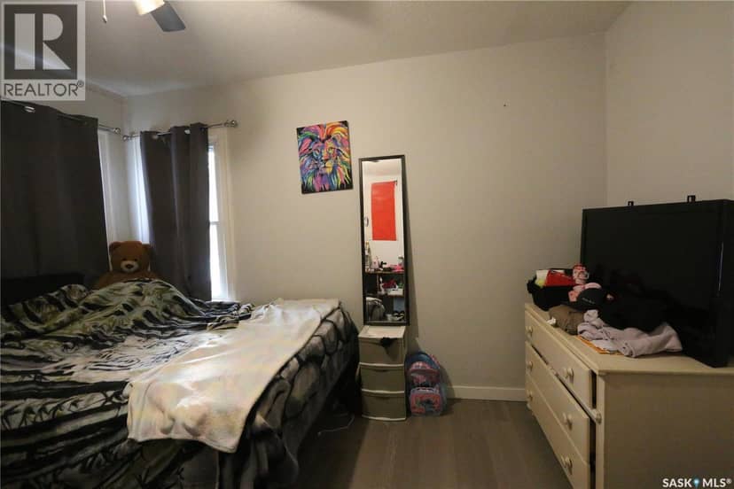 1000 Wascana STREET — photo 10 of 27