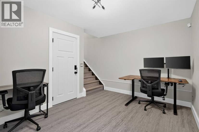 2732 16 Street SW — photo 27 of 31