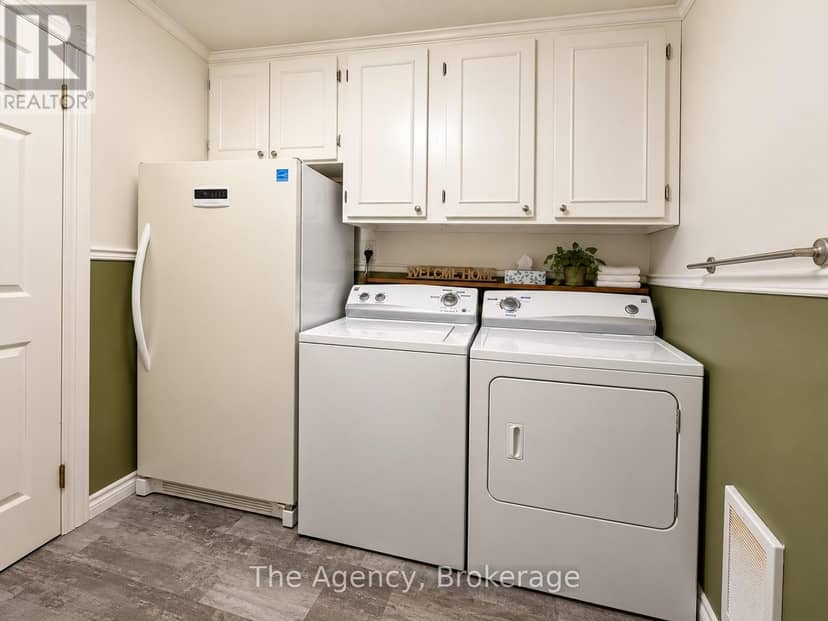 344 Phipps Street — photo 13 of 34