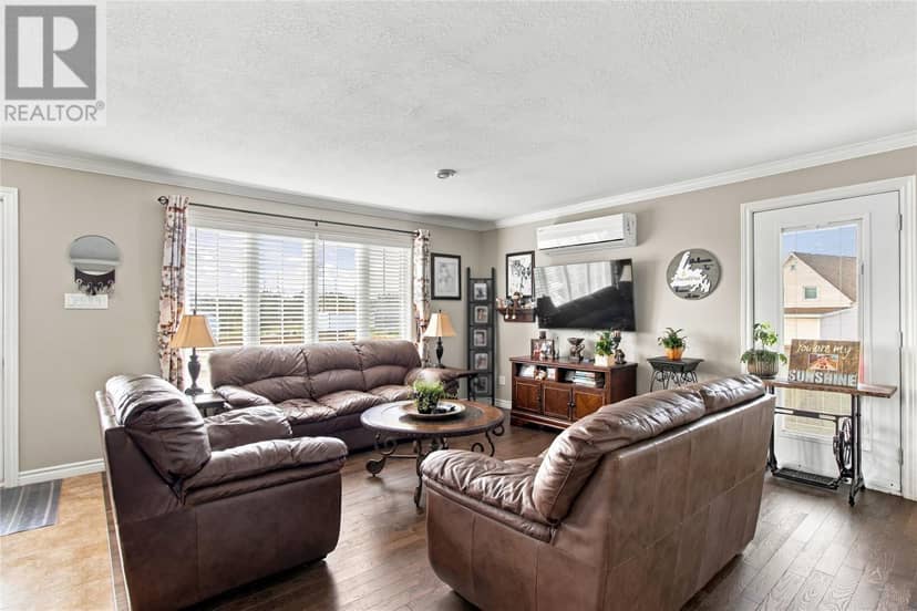 19 Hibbs Road — photo 4 of 40