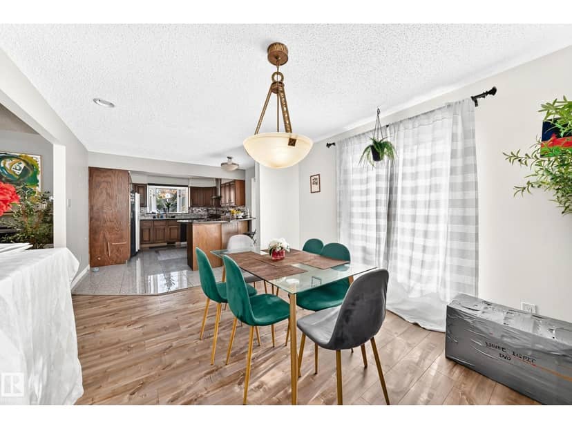 92 Howson Cr NW — photo 25 of 40