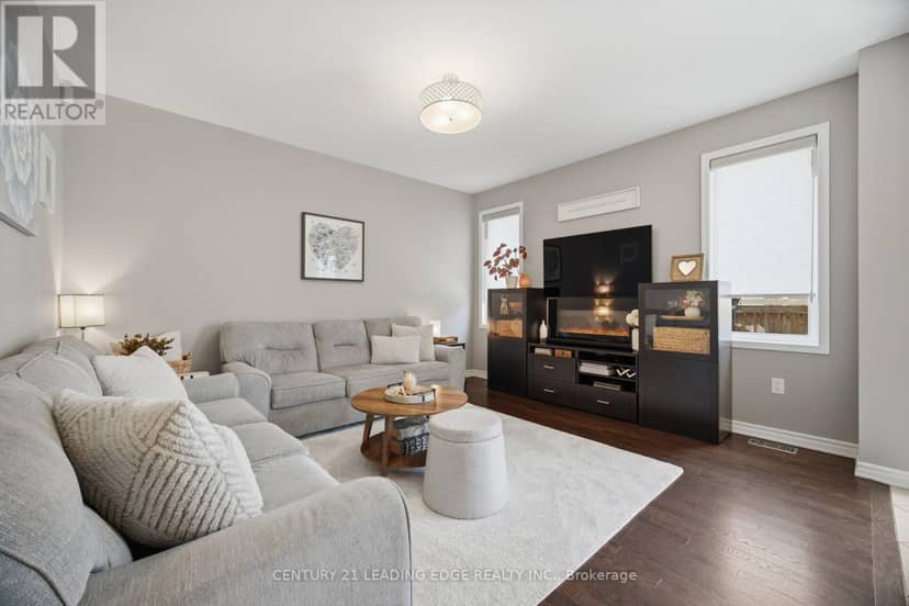 545 Gibson Crescent — photo 14 of 40