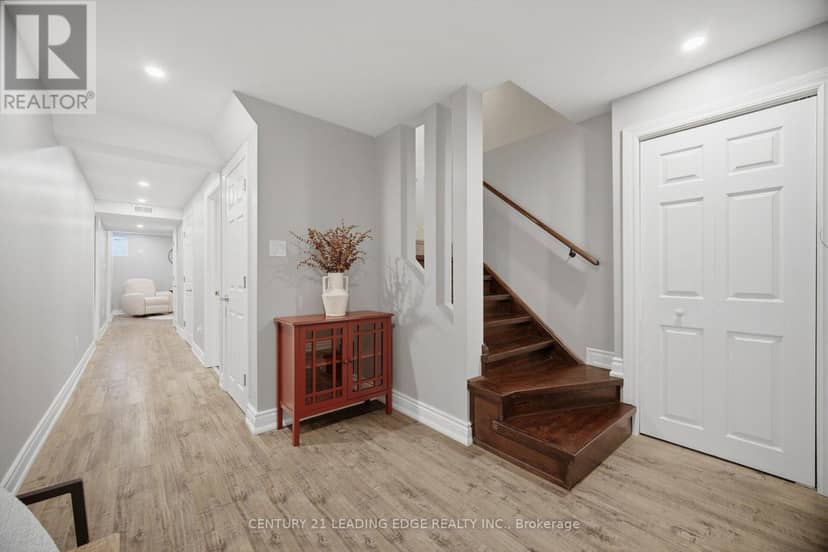 545 Gibson Crescent — photo 30 of 40