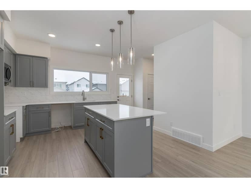 1250 McLeod Av — photo 16 of 40