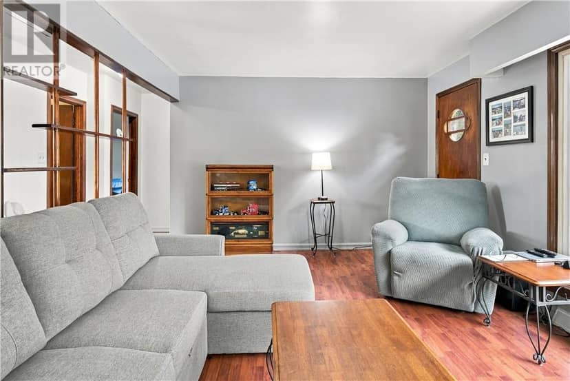 143 Arlington Drive, Dowling, photo 4