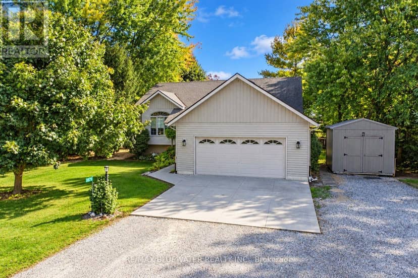 9879 Leonard Street, Lambton Shores