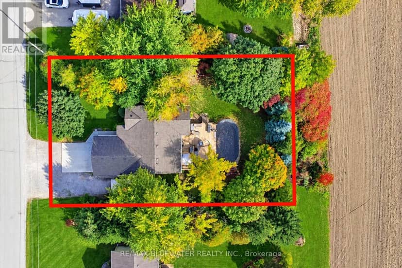 9879 Leonard Street, Lambton Shores, photo 5